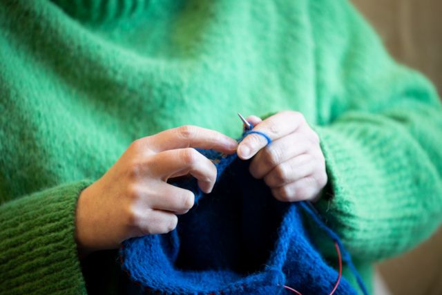 Lankakauppa Titityyssä on keskiviikkoisin neuleilta klo 17-19. Tule mukaan neulomaan ja rupattelemaan neulemaailman ihmeellisyyksistä! Voit tuoda keskeneräisen projektisi, tai jos puikoillasi on tyhjää, me kyllä autamme! 🧶😊Kaikki ovat tervetulleita taitotasosta riippuumatta! Tervetuloa!

Kuva: by_emmi

#neuleilta #neuleiltalankakauppatitityyssa #yarn #knitting #knittersofinstagram #knitlife #knitting_inspiration #neulonta #neulominen #lankakauppatitityy #weshipworldwide #toivolanvanhapiha

@lankakauppatitityy